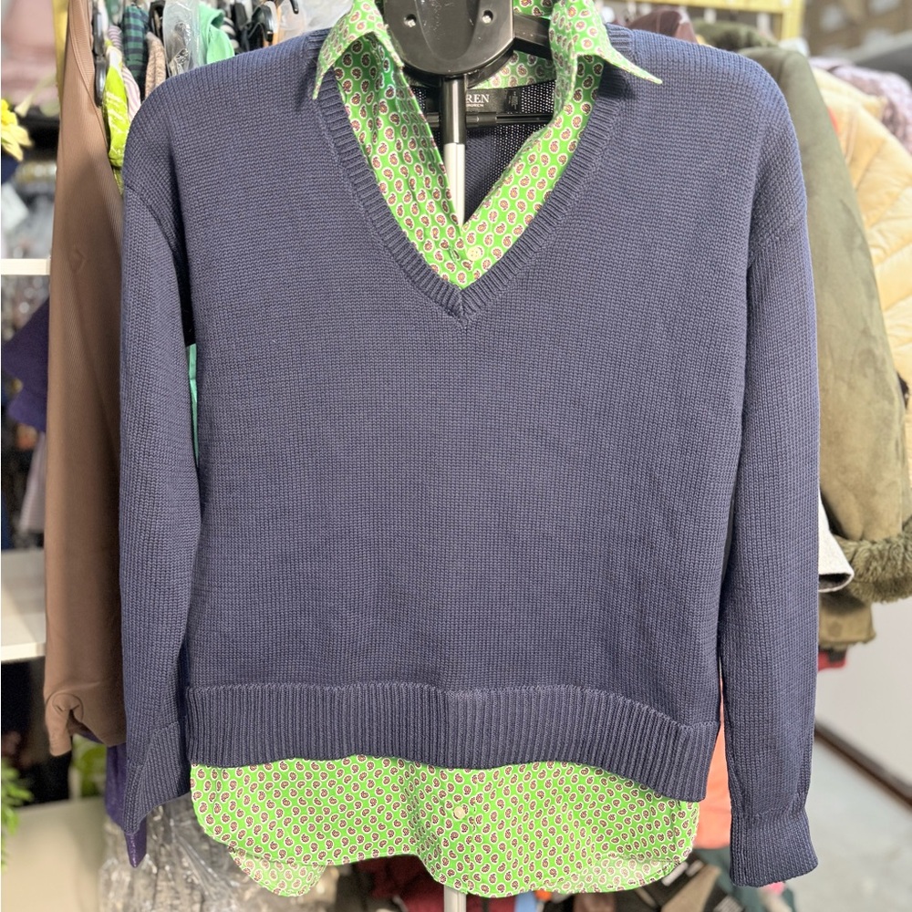 Lauren Ralph Lauren women’s V-Neck Sweater in Navy Paisley